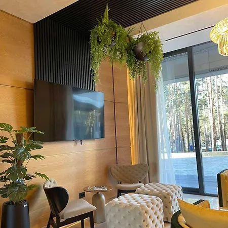 Lyonessa Gardens 1 公寓