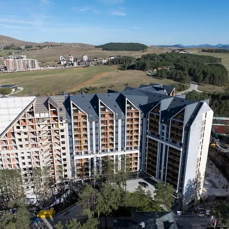 Lyonessa Gardens 1 *