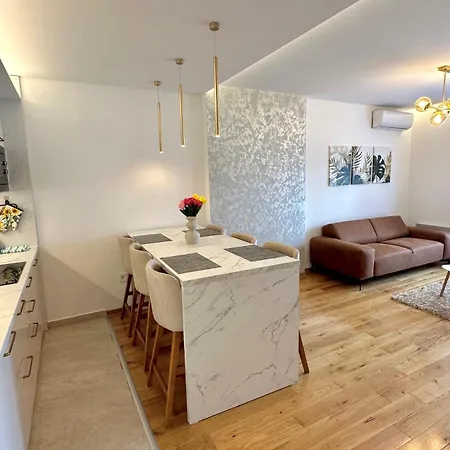 Lyonessa Gardens 1 公寓 兹拉蒂博尔