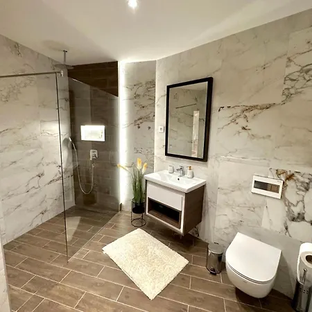 公寓 Lyonessa Gardens 1 兹拉蒂博尔